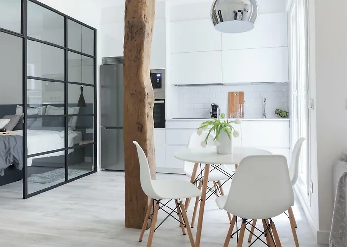 Chic Moraza By Chic Donosti * سان سيباستيان